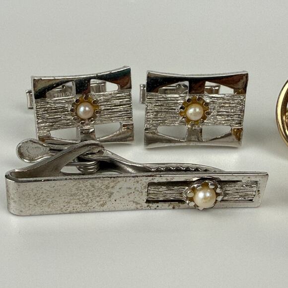 Swank Cufflinks With Matching Tie Clip 2 Sets Silver Tone Faux Pearl Gold Tone - Picture 2 of 9